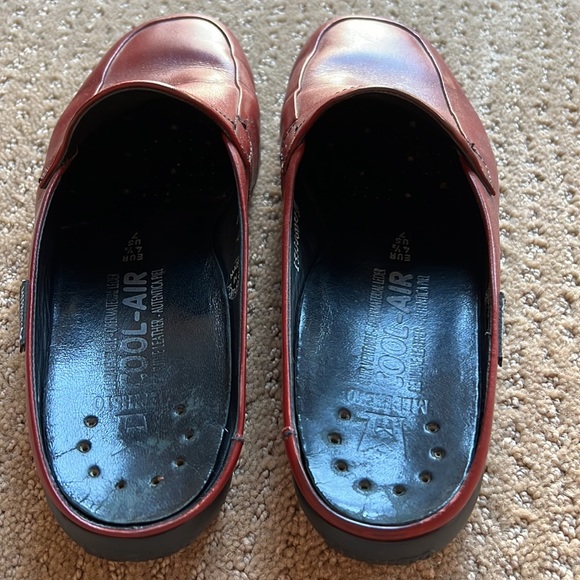 SOLD! Mephisto red mules - Picture 2 of 13